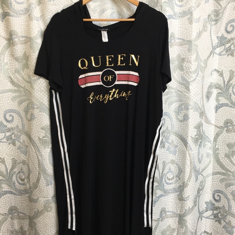 Queen of Everything hooded t-shirt style dress